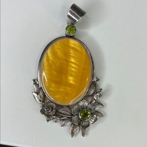 Genuine 💯 Agate and Peridot Sterling silver pendant